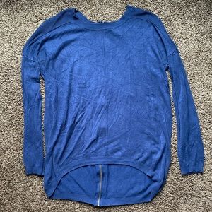 👌3/$12👌 Hi-Lo Blue Zipper Back Sweater